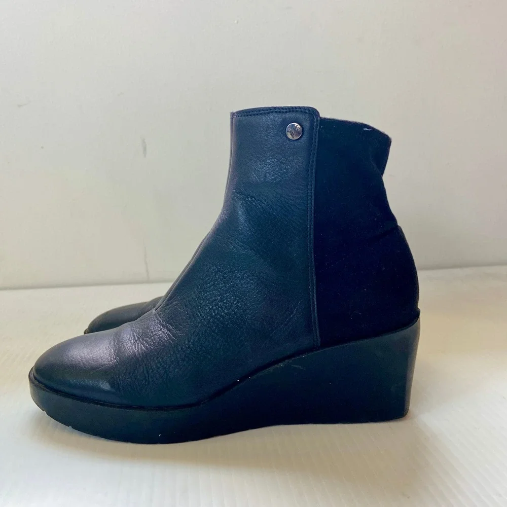 Vionic Skylar Comfort Wedge Heel Short Ankle Boot Black Leather Womens 7.5
